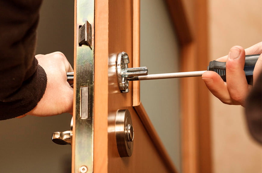 261 Lock & Key | Commercial Locksmith Services | Birmingham
